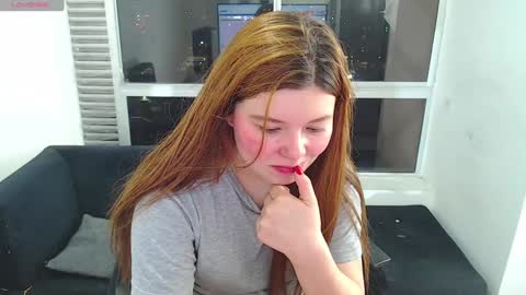 olivia_martine online show from December 15, 5:02 am