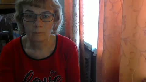 Olivia Mia online show from March 24, 11:04 am