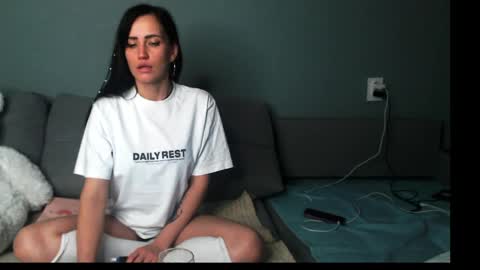 Snapshot of olivia_millerss chatting on April 4, 7:22 pm olivia millerss online show from April 4, 7:22 pm