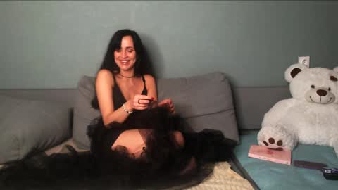 Snapshot of olivia_millerss chatting on April 7, 8:09 pm olivia millerss online show from April 7, 8:09 pm