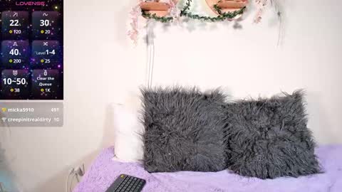 Olivia  happyness  online show from December 31, 4:25 pm