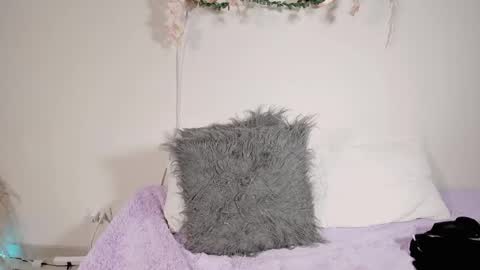 Olivia  happyness  online show from January 24, 2:41 pm