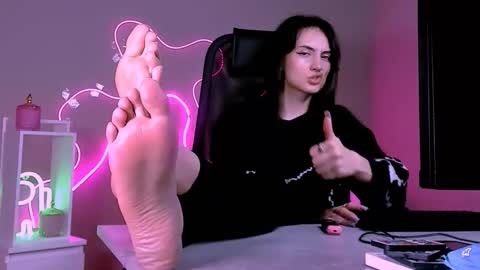 olivia_norton_ online show from February 24, 3:10 pm