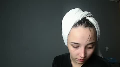 Snapshot of olivia_oliv chatting on October 4, 10:08 pm Olivia online show from October 4, 10:08 pm