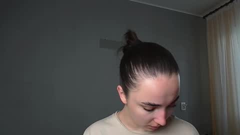 Snapshot of olivia_oliv chatting on May 6, 7:24 am Olivia online show from May 6, 7:24 am