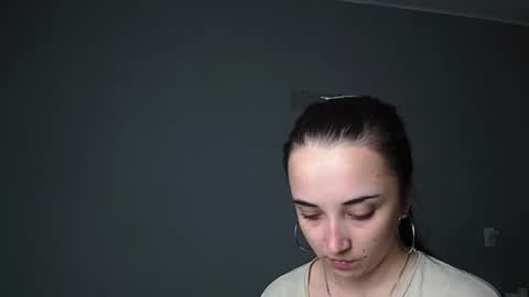 Snapshot of olivia_oliv chatting on May 20, 5:08 pm Olivia online show from May 20, 5:08 pm