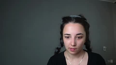 Snapshot of olivia_oliv chatting on May 24, 10:20 am Olivia online show from May 24, 10:20 am