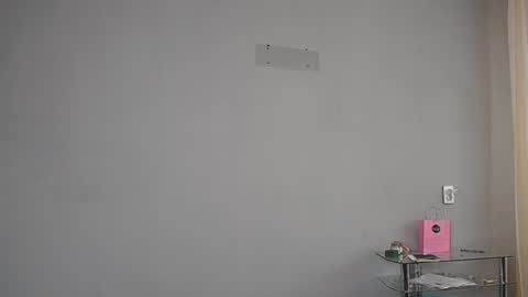 Snapshot of olivia_oliv chatting on June 18, 1:15 pm Olivia online show from June 18, 1:15 pm