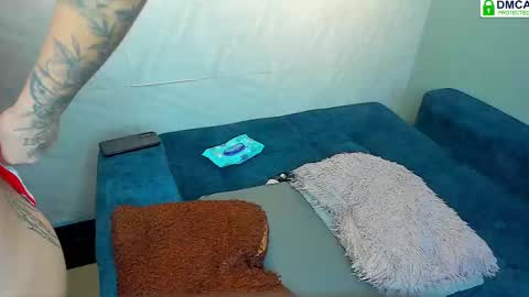 Snapshot of olivia_sex18 chatting on October 6, 10:40 pm SEXY KATY 18 PAMELA 19 HARRY 21 online show from October 6, 10:40 pm