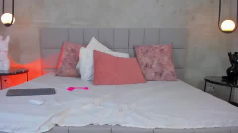 Olivia  online show from March 13, 2:01 pm