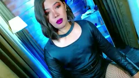 Snapshot of olivia_the_temptress27 chatting on May 16, 7:05 am Miss OLIVIA online show from May 16, 7:05 am