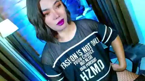 Snapshot of olivia_the_temptress27 chatting on May 20, 7:14 am Miss OLIVIA online show from May 20, 7:14 am