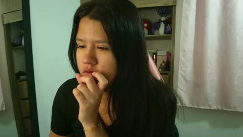 Snapshot of olivia_watson_ chatting on May 16, 12:04 pm Olivia online show from May 16, 12:04 pm