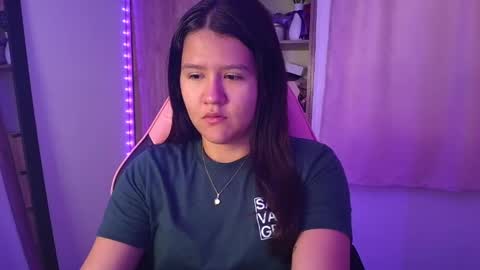 Snapshot of olivia_watson_ chatting on June 7, 12:09 pm Olivia online show from June 7, 12:09 pm