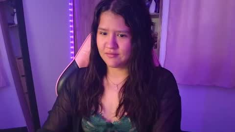 Snapshot of olivia_watson_ chatting on June 8, 12:27 pm Olivia online show from June 8, 12:27 pm
