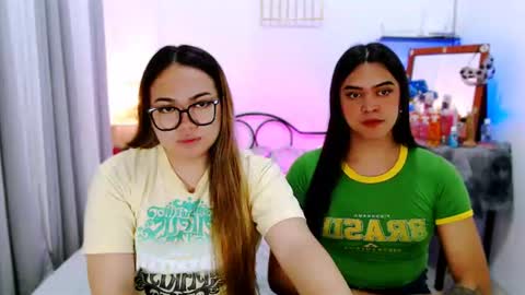 Snapshot of olivia_xxo chatting on July 7, 5:17 pm olivia_xxo online show from July 7, 5:17 pm