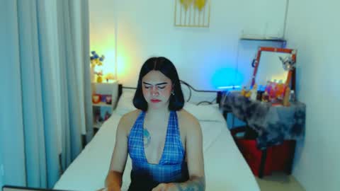 Snapshot of olivia_xxo chatting on August 4, 7:05 pm olivia_xxo online show from August 4, 7:05 pm