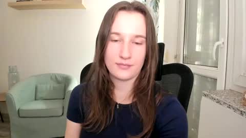 Snapshot of oliviaaa2003 chatting on February 6, 7:29 pm Oliwiaa2004 online show from February 6, 7:29 pm