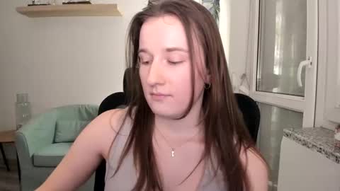 Snapshot of oliviaaa2003 chatting on February 11, 6:33 pm Oliwiaa2004 online show from February 11, 6:33 pm