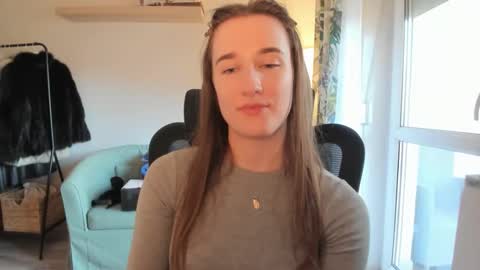 Snapshot of oliviaaa2003 chatting on March 21, 3:04 pm Oliwiaa2004 online show from March 21, 3:04 pm