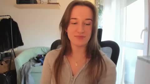 Snapshot of oliviaaa2003 chatting on March 30, 2:29 pm Oliwiaa2004 online show from March 30, 2:29 pm