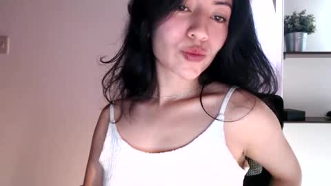 oliviaaa__ online show from November 13, 2:38 pm