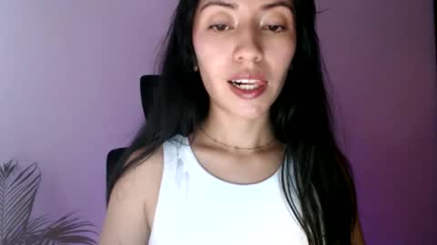 oliviaaa__ online show from March 25, 4:46 pm