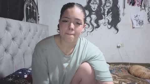 oliviabluee10 online show from February 27, 3:39 am