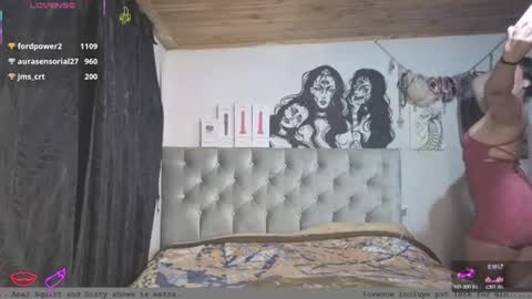 oliviabluee10 online show from June 30, 4:35 am