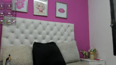 Snapshot of oliviaburningmilf chatting on May 9, 11:26 am Olivia Burning online show from May 9, 11:26 am