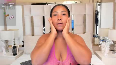 Snapshot of oliviaburningmilf chatting on May 19, 7:20 pm Olivia Burning online show from May 19, 7:20 pm