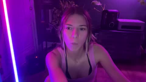 Snapshot of oliviahansleyy chatting on January 25, 3:30 am Olivia online show from January 25, 3:30 am