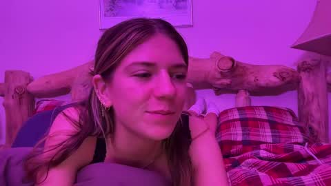 Snapshot of oliviahansleyy chatting on February 21, 5:02 am Olivia online show from February 21, 5:02 am