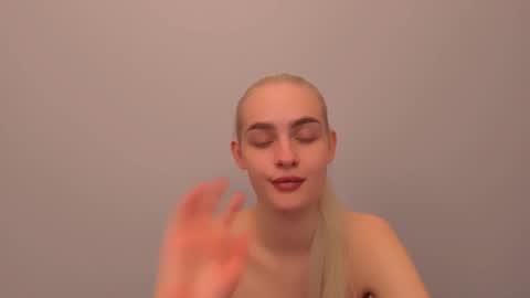 Snapshot of oliviahappy chatting on December 21, 9:11 pm oliviaBeauty online show from December 21, 9:11 pm