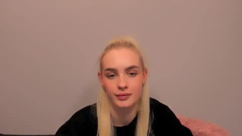 Snapshot of oliviahappy chatting on February 21, 6:09 pm oliviaBeauty online show from February 21, 6:09 pm