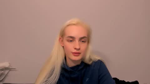 Snapshot of oliviahappy chatting on March 11, 9:32 pm oliviaBeauty online show from March 11, 9:32 pm