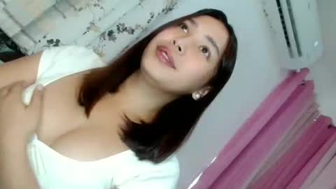 Snapshot of oliviahutton chatting on June 16, 6:16 am oliviahutton online show from June 16, 6:16 am