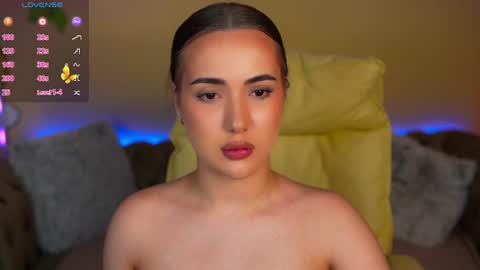 Snapshot of oliviamoore_ chatting on June 17, 6:05 am Olivia online show from June 17, 6:05 am