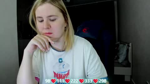 Snapshot of oliviamunk chatting on May 12, 4:09 am . online show from May 12, 4:09 am