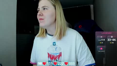 Snapshot of oliviamunk chatting on May 13, 5:38 am . online show from May 13, 5:38 am
