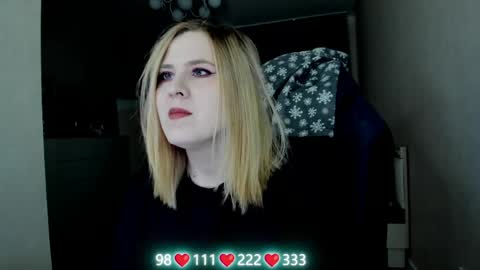 Snapshot of oliviamunk chatting on June 2, 4:36 am . online show from June 2, 4:36 am