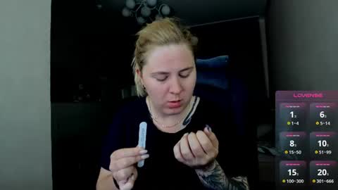 Snapshot of oliviamunk chatting on July 21, 3:31 am . online show from July 21, 3:31 am