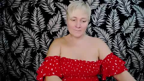 Snapshot of oliviaoskar_ chatting on December 20, 4:46 pm Kelly online show from December 20, 4:46 pm