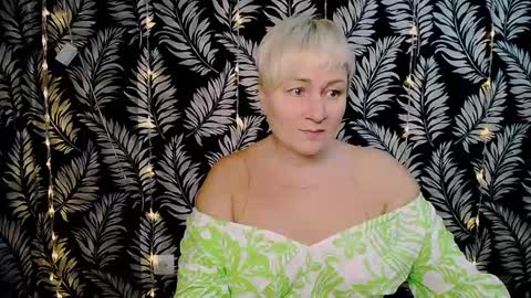 Snapshot of oliviaoskar_ chatting on December 28, 12:13 pm Kelly online show from December 28, 12:13 pm
