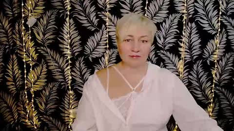 Snapshot of oliviaoskar_ chatting on February 6, 12:05 pm Kelly online show from February 6, 12:05 pm