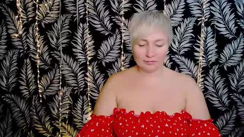 Snapshot of oliviaoskar_ chatting on September 11, 11:32 am Kelly online show from September 11, 11:32 am
