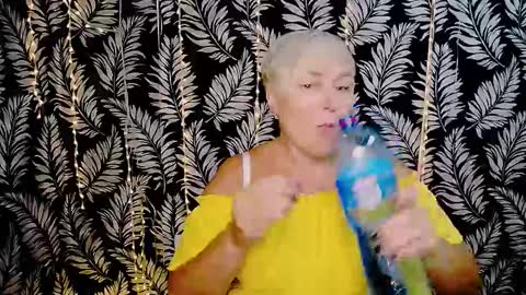 Snapshot of oliviaoskar_ chatting on October 14, 11:11 am Kelly online show from October 14, 11:11 am
