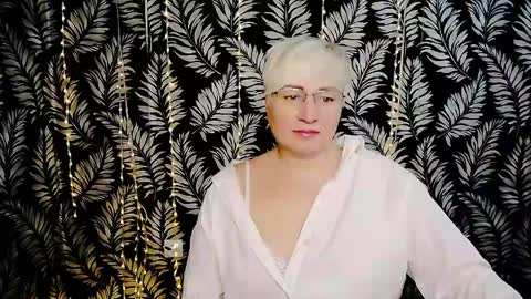 Snapshot of oliviaoskar_ chatting on May 10, 10:31 am Kelly online show from May 10, 10:31 am