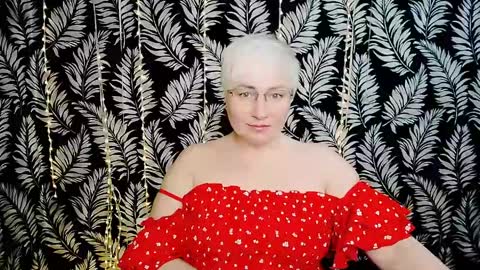 Snapshot of oliviaoskar_ chatting on May 14, 10:22 am Kelly online show from May 14, 10:22 am