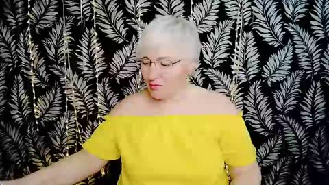 Snapshot of oliviaoskar_ chatting on May 21, 10:44 am Kelly online show from May 21, 10:44 am